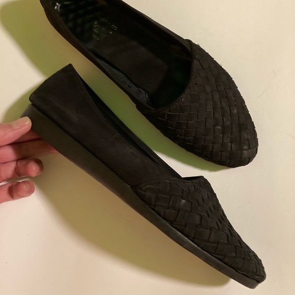 GH Bass & Co 10B, woven soft blk suede, flex, $28. - Picture 2 of 3